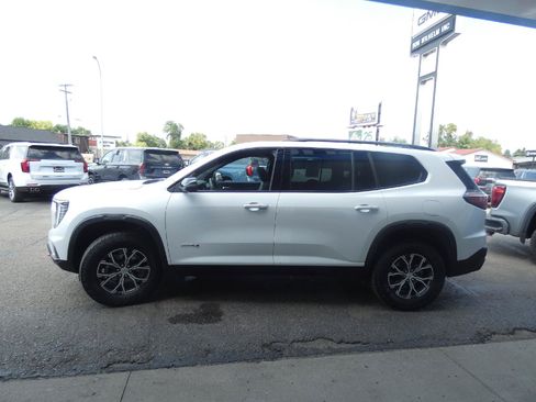 Certified 2025 GMC Acadia AT4 w/ Luxury Package AWD/4WD image 10
