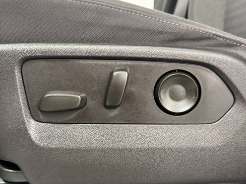 Used 2023 Chevrolet Silverado 1500 LT image 26