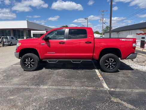 Used 2015 Toyota Tundra SR5 w/ SR5 Upgrade Package AWD/4WD image 7