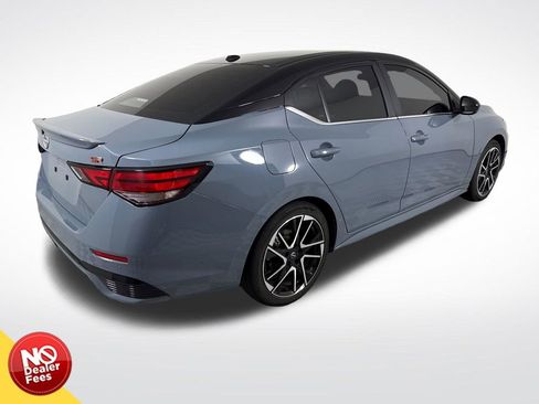 Used 2025 Nissan Sentra SR FWD image 3