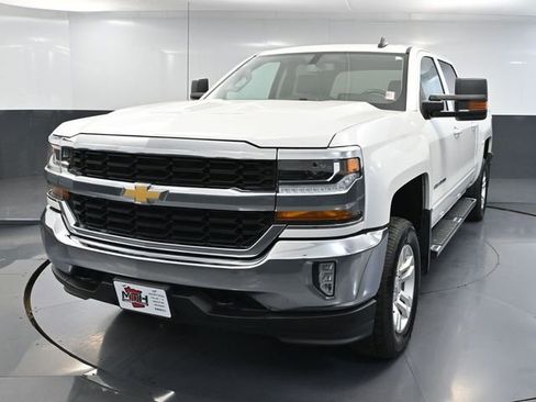 Used 2018 Chevrolet Silverado 1500 LT w/ All Star Edition image 13