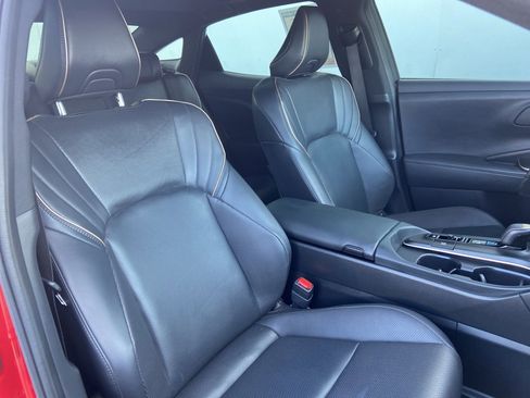 Used 2023 Toyota Crown Platinum image 5