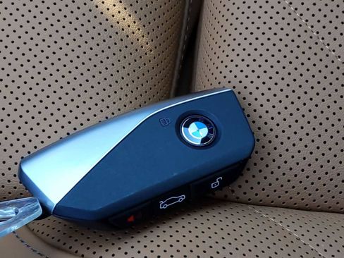 Used 2025 BMW X5 xDrive50e image 37