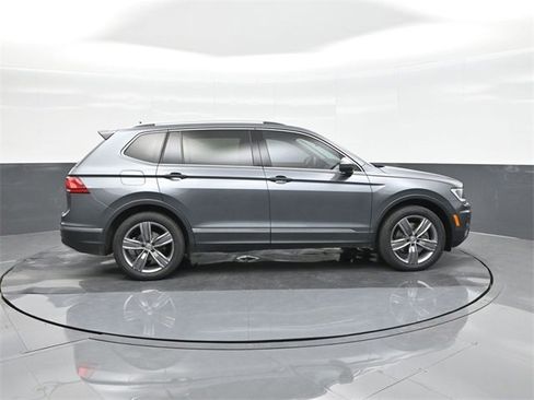 Used 2021 Volkswagen Tiguan SEL w/ 3-Row Tiguan MDO Package image 26