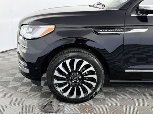 Used 2022 Lincoln Navigator Black Label image 11