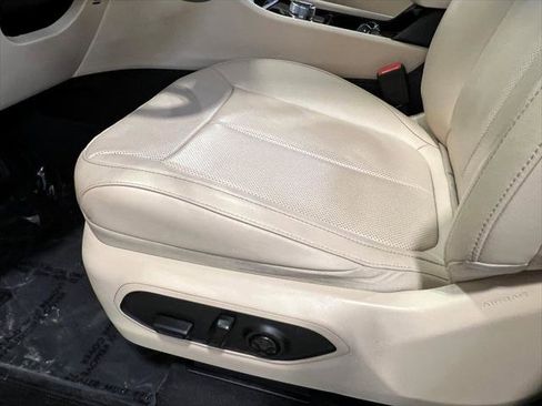 Certified 2023 Jeep Grand Cherokee L Limited w/ Luxury Tech Group II image 30