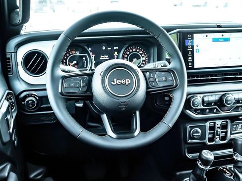New 2025 Jeep Gladiator Sport image 22