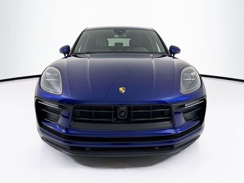 Certified 2024 Porsche Macan AWD/4WD image 6