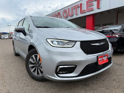 Used 2023 Chrysler Pacifica Touring-L