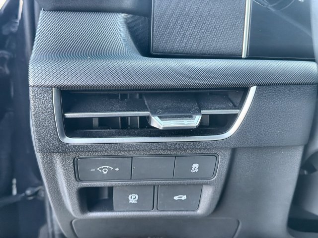 Used 2025 Hyundai Sonata SEL FWD image 17