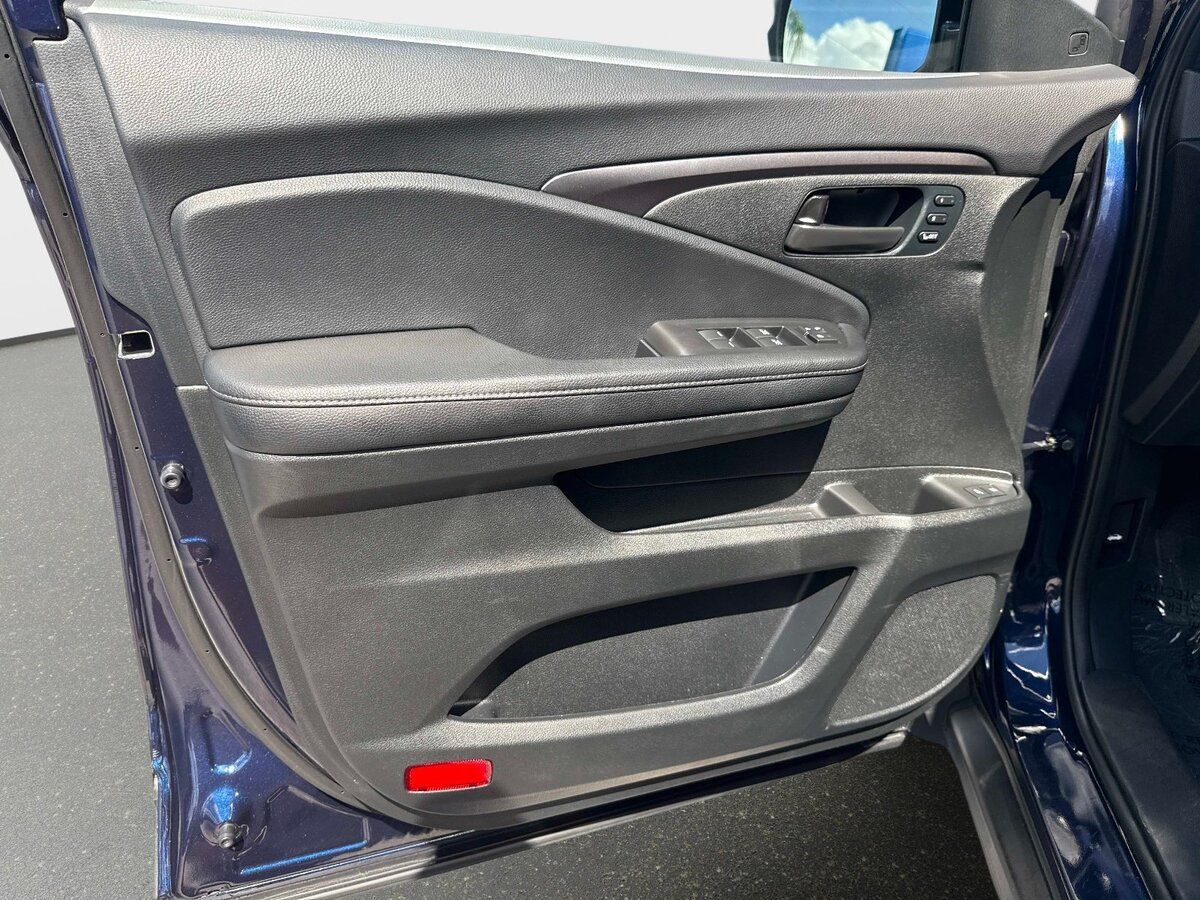 Used 2023 Honda Passport EX-L image 16