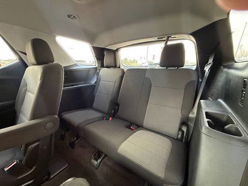 Used 2020 Chevrolet Traverse LT image 18