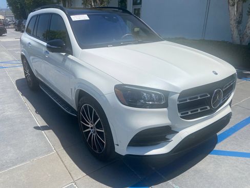 Used 2023 Mercedes-Benz GLS 580 4MATIC image 3