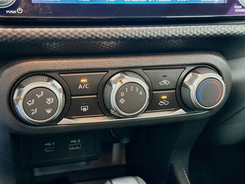 Used 2024 Nissan Kicks SV image 22