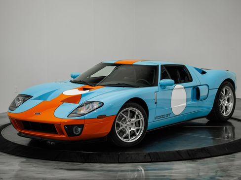 Used 2006 Ford GT image 3