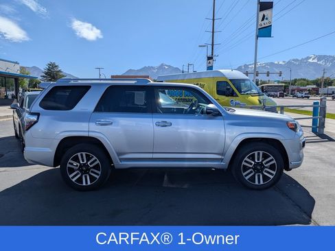 Used 2022 Toyota 4Runner Limited AWD/4WD image 2