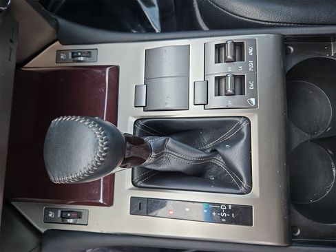 Used 2019 Lexus GX 460 image 23