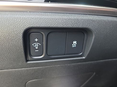 Certified 2025 Kia Sorento S w/ Panoramic Sunroof Package image 25