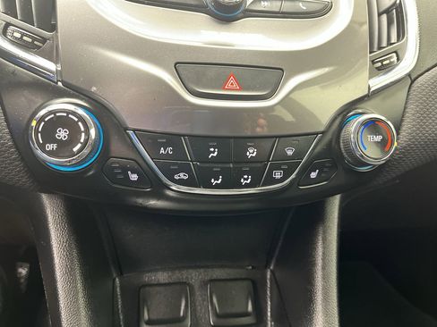 Used 2017 Chevrolet Cruze LT w/ Convenience Package image 19