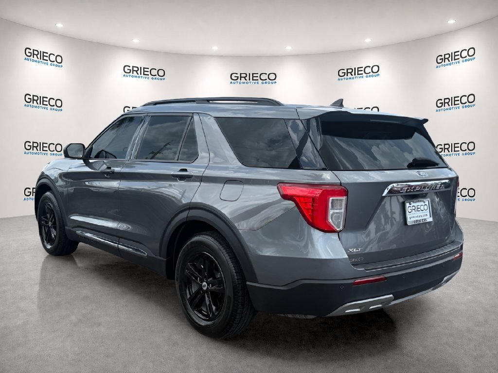 Used 2023 Ford Explorer XLT w/ Equipment Group 202A RWD image 3