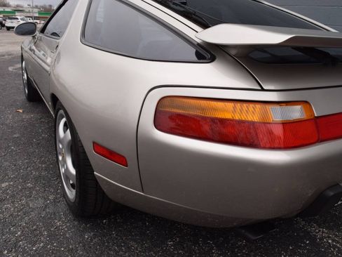 Used 1993 Porsche 928 GTS RWD image 10