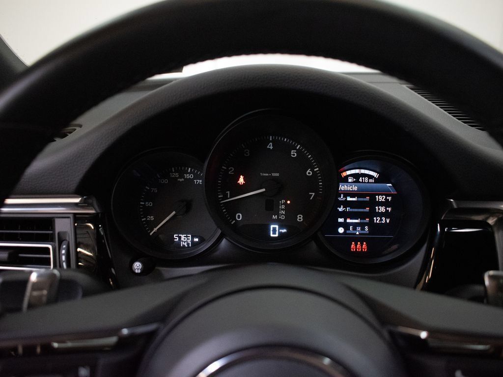 Certified 2026 Porsche Macan AWD/4WD image 26