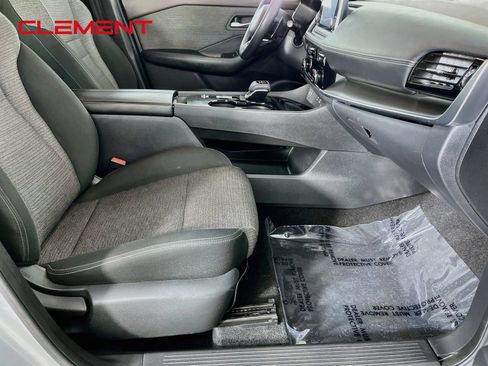 Used 2021 Nissan Rogue SV FWD image 32