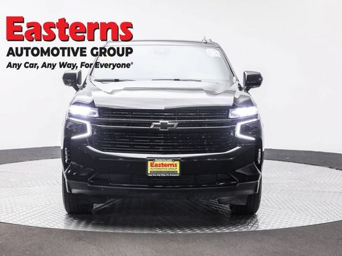 Used 2024 Chevrolet Suburban RST RWD image 2
