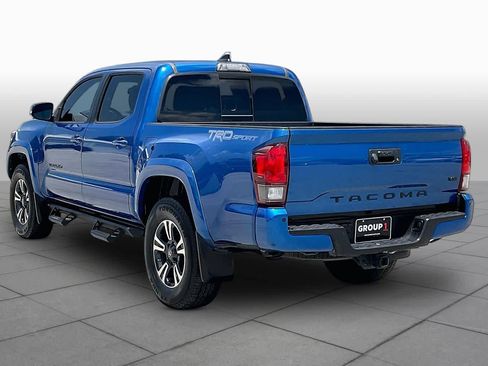 Used 2018 Toyota Tacoma TRD Sport w/ Technology Package RWD image 11