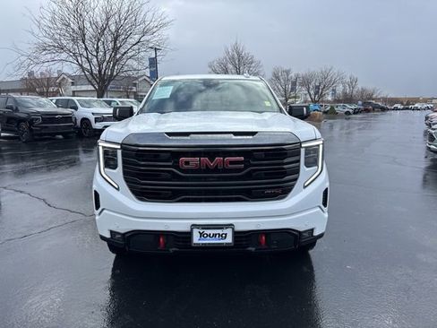 Used 2023 GMC Sierra 1500 AT4 w/ AT4 Premium Package AWD/4WD image 2