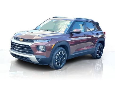 Used 2023 Chevrolet TrailBlazer LT w/ Convenience Package FWD image 2