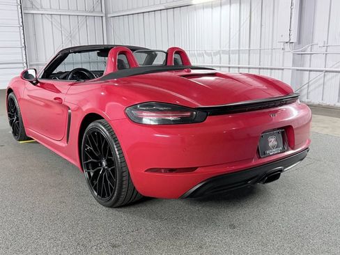 Used 2018 Porsche 718 Boxster RWD image 10