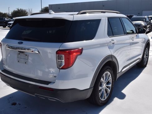 Used 2020 Ford Explorer XLT w/ Equipment Group 202A image 6
