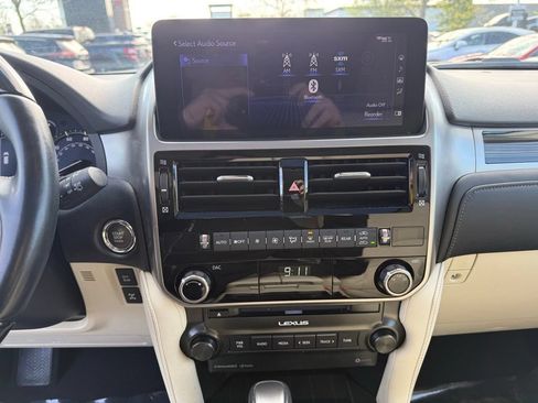 Used 2023 Lexus GX 460 Premium w/ Premium Package AWD/4WD image 12