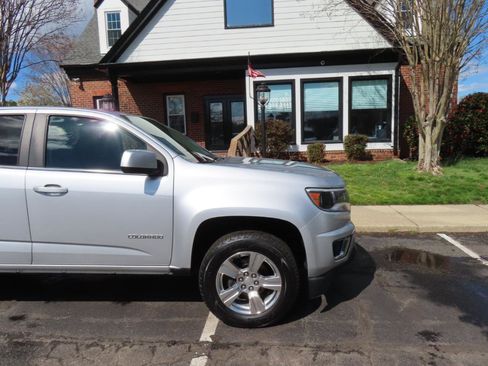 Used 2016 Chevrolet Colorado LT w/ LT Convenience Package image 11
