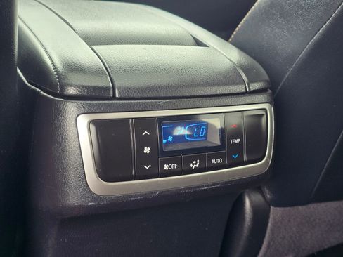 Used 2017 Toyota Highlander XLE AWD/4WD image 17