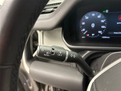 Used 2023 Land Rover Defender 110 X-Dynamic SE image 16