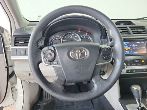 Used 2012 Toyota Camry LE image 19