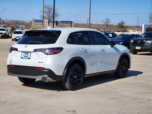 Used 2024 Honda HR-V Sport image 7
