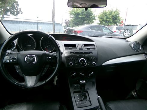 Used 2012 MAZDA MAZDA3 i Grand Touring w/ Tech Pkg FWD image 10