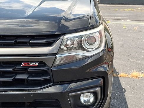 Used 2021 Chevrolet Colorado Z71 AWD/4WD image 3