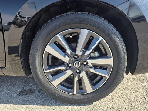 Used 2021 Nissan Versa SV image 29