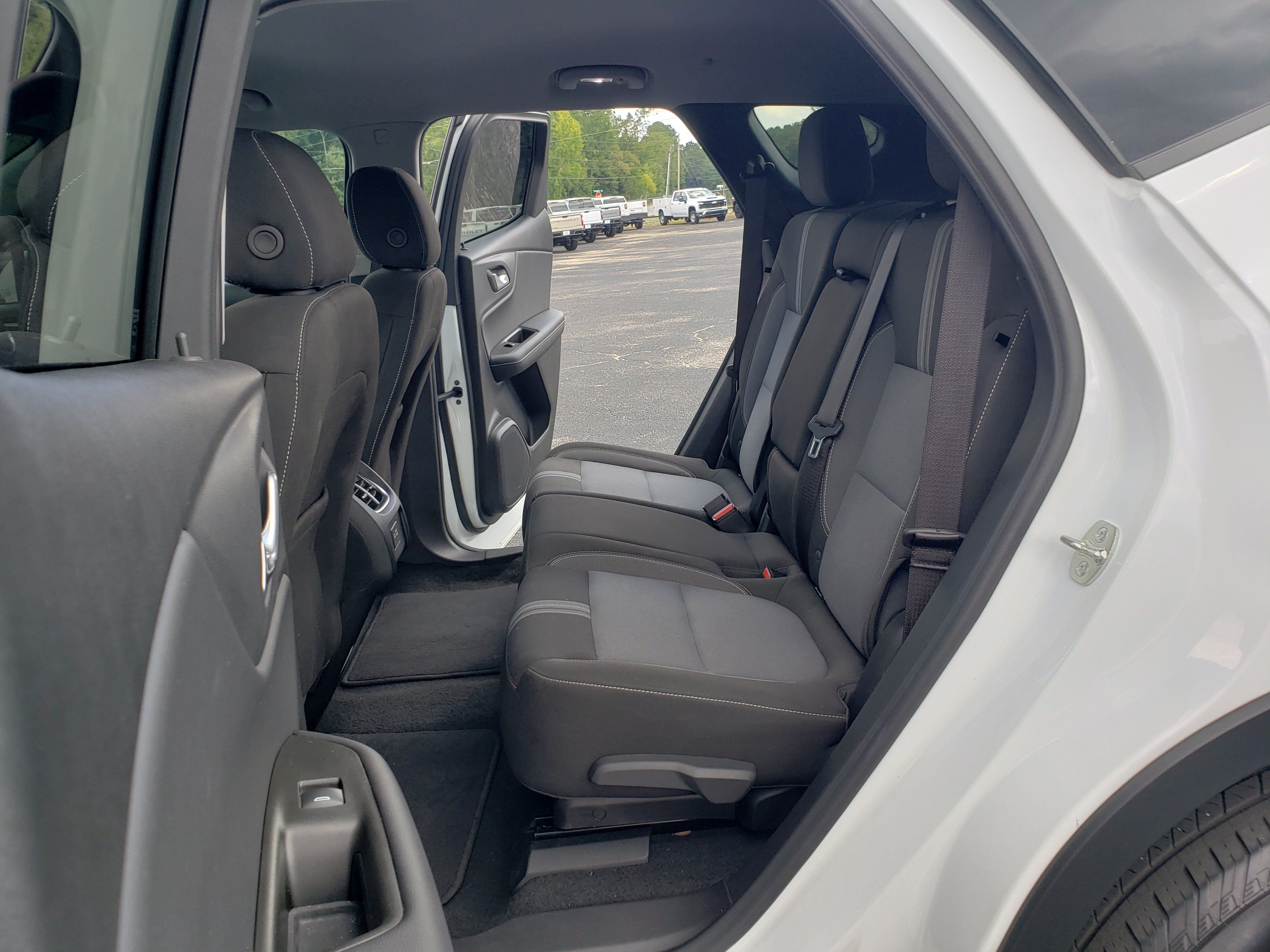 Used 2025 Chevrolet Blazer LT FWD image 27