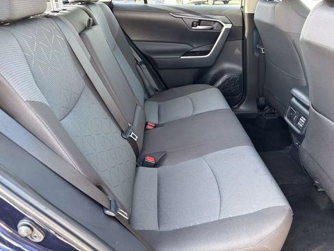 Used 2025 Toyota RAV4 XLE AWD/4WD image 38