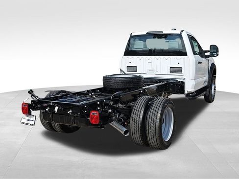 New 2026 Ford F550 4x4 Regular Cab Super Duty image 3