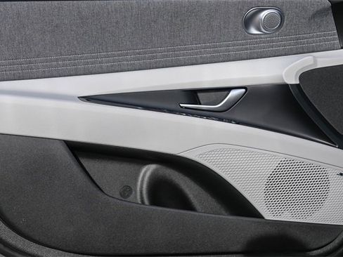 New 2026 Hyundai Elantra Limited image 22