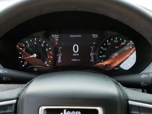 Used 2023 Jeep Compass Latitude AWD/4WD image 21