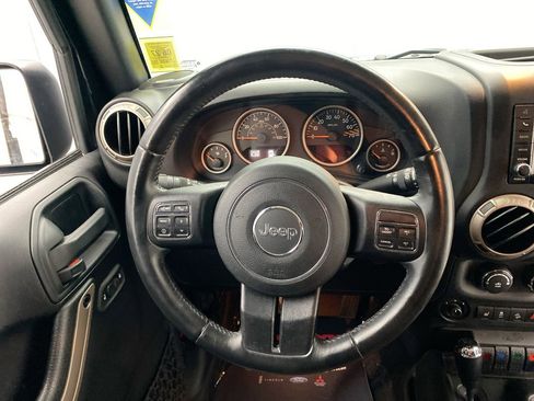 Used 2016 Jeep Wrangler Sahara AWD/4WD image 16