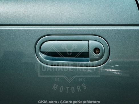 Used 2002 Ford Thunderbird Deluxe image 32