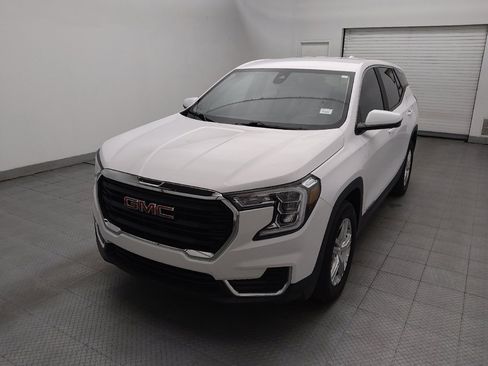 Used 2024 GMC Terrain SLE w/ Fleet Convenience Package FWD image 15